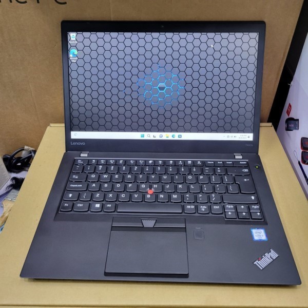 Dell latitude 5500 Core i5 8th gen 16Gb ram  512 Gb ssd  Touch screen