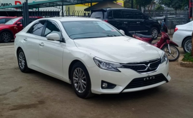 TOYOTA MARK X 2016
