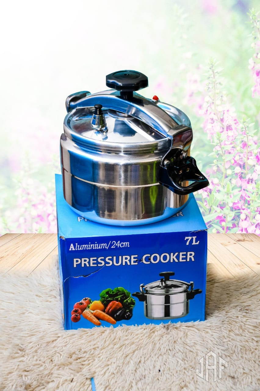 Induction Stovetop Compatible Pressure Cooker