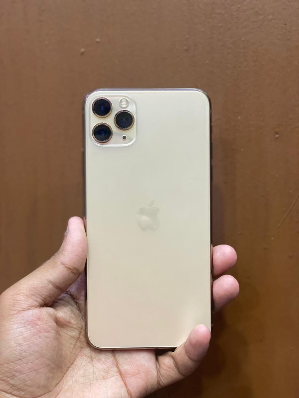 iPhone 11pro max Storage 64gb Bh.74