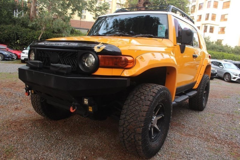 Toyota FJ Cruiser, 20111 Model GSJ15, Yellow, 4000cc V6 Engine