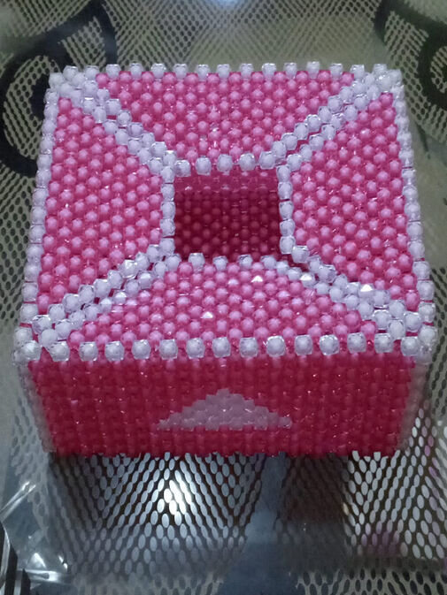 Beaded serviette box