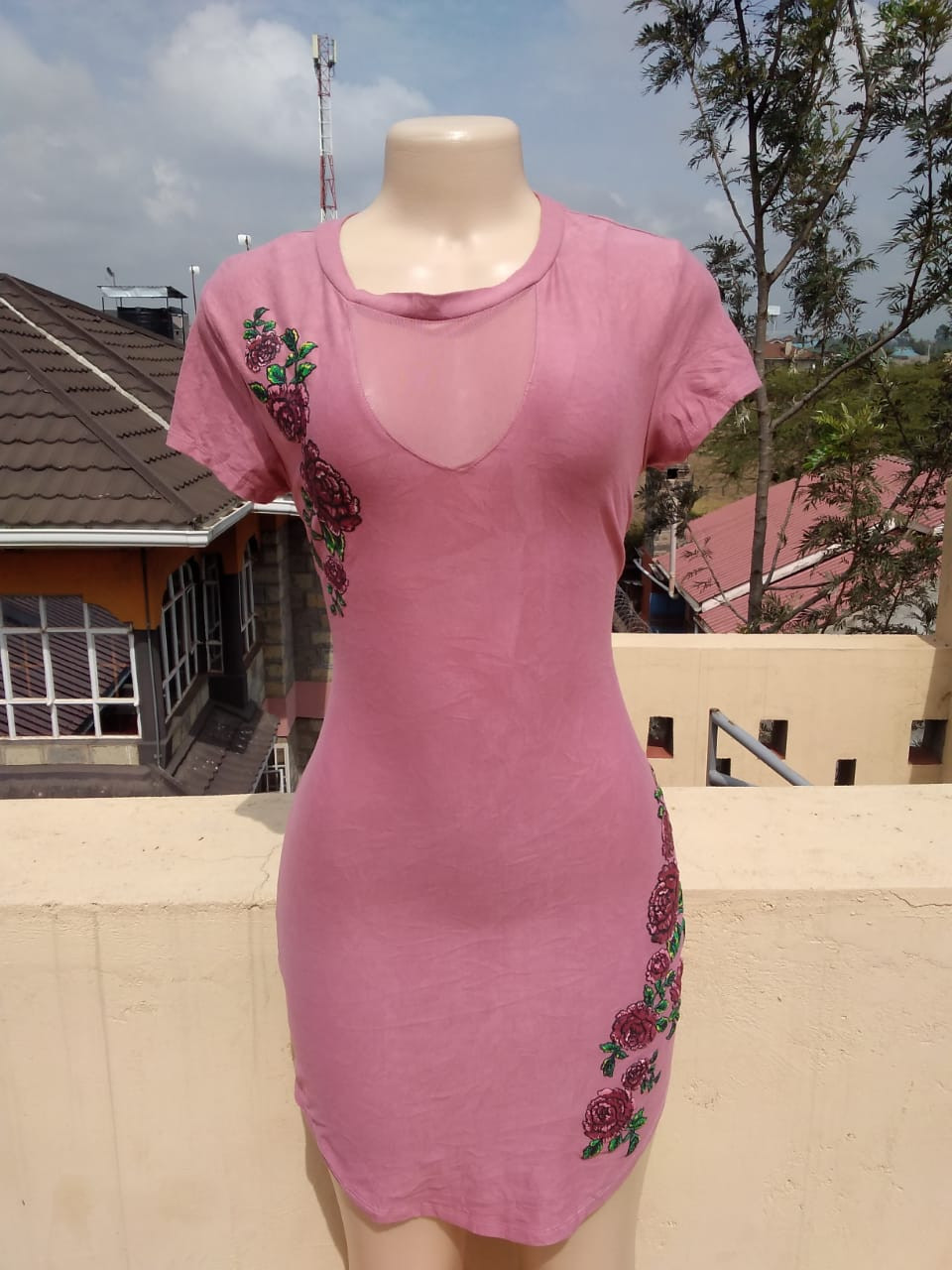 Curved hem bdycon dress