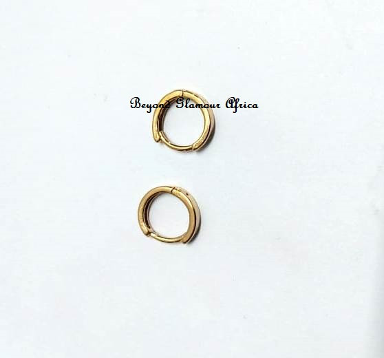 Womens Small Gold Tone Loop earrings