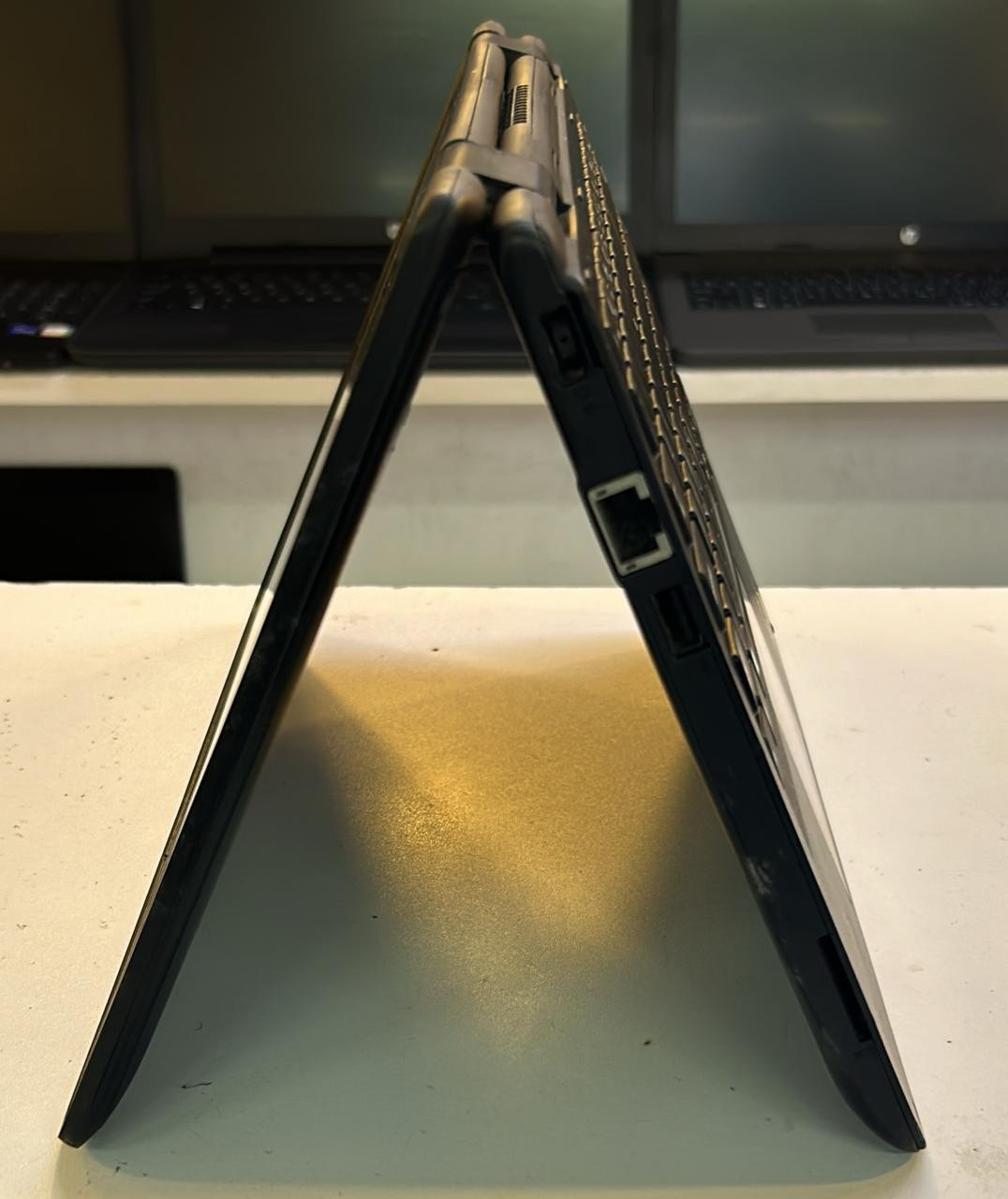 Lenovo thinkpad 11e Intel celeron 4gb ram  128gb ssd X360  Touchscreen