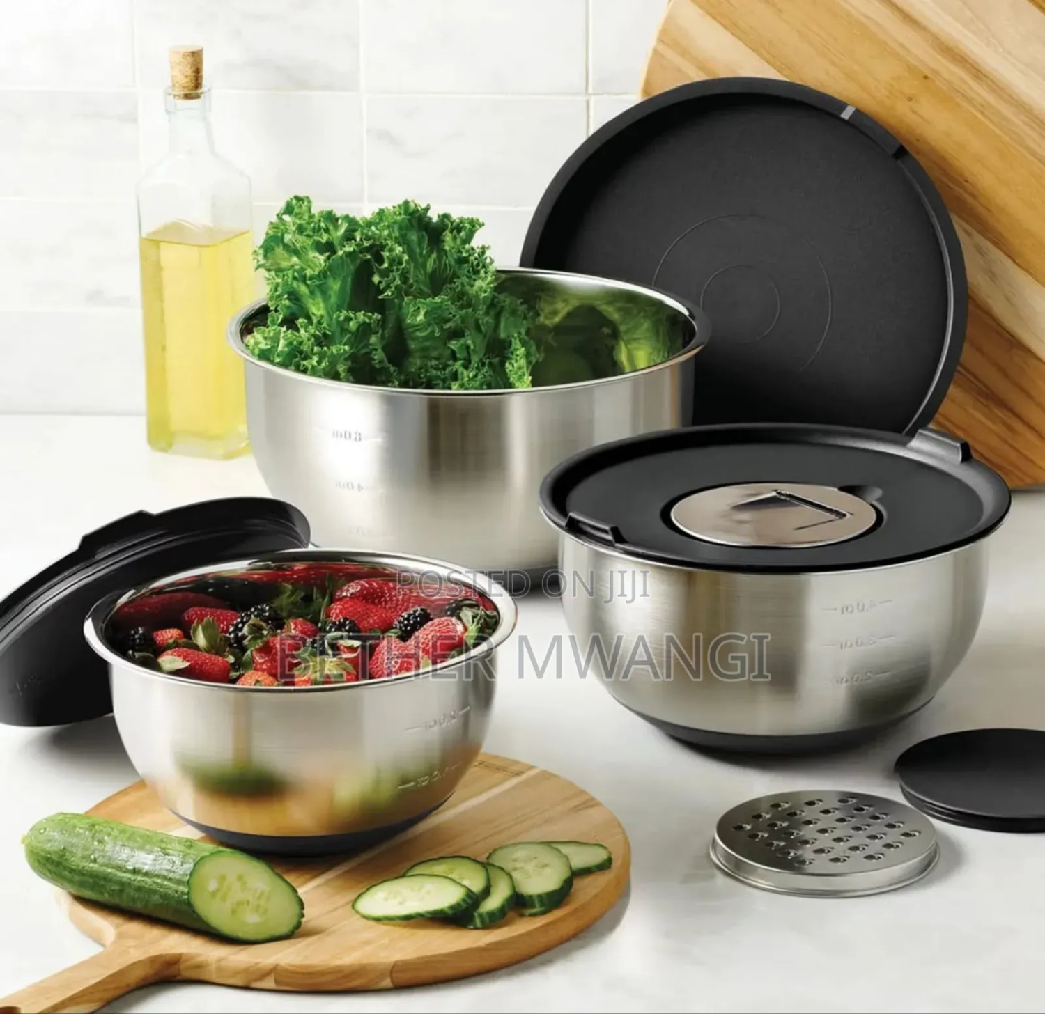 8 PCS Stainless Steel Mixing Bowl Grater Set With Lids.