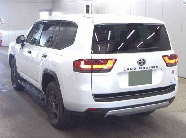 Toyota Landcruiser GR Sport, Pearl white, 3300cc