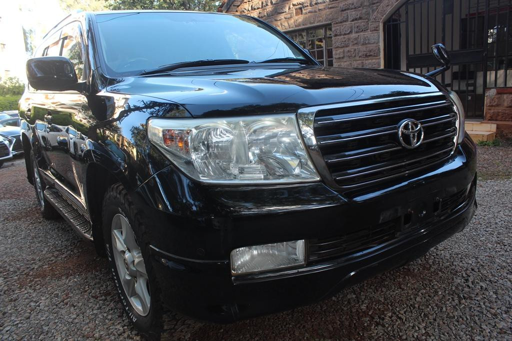 Toyota Landcruiser V8, Model URJ202W-GNTAK-A, Black metallic, 4608cc