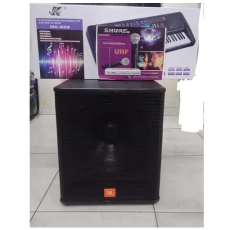 Jbl 18" Base Speaker , Mk - 930 Keyboard And Uhf Microphone