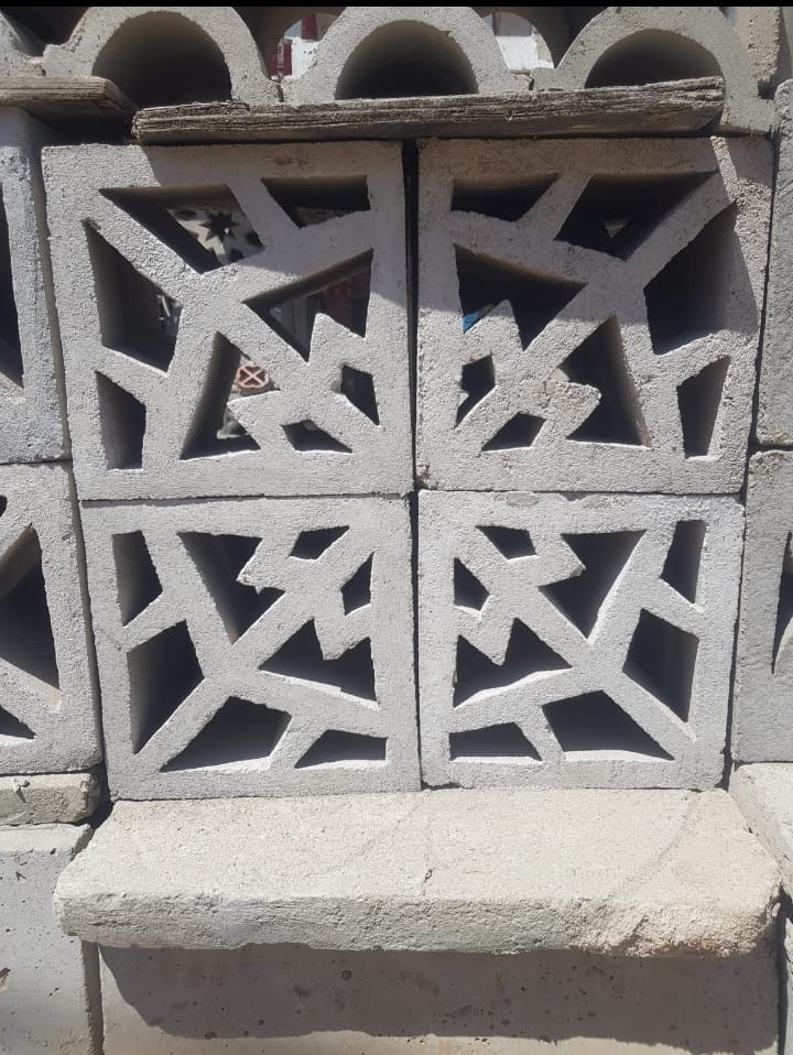 Arrow Vent cement Decor
