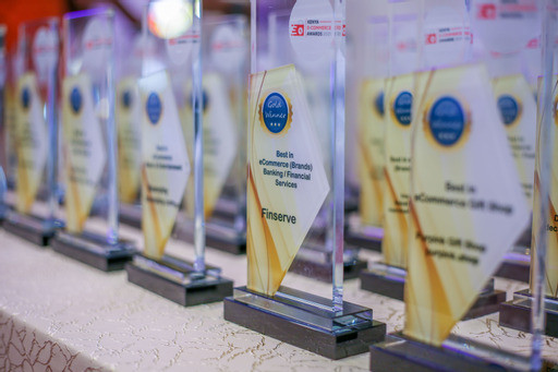 Lenscrush Bags Two Awards in the 2021 Ecommerce Awards