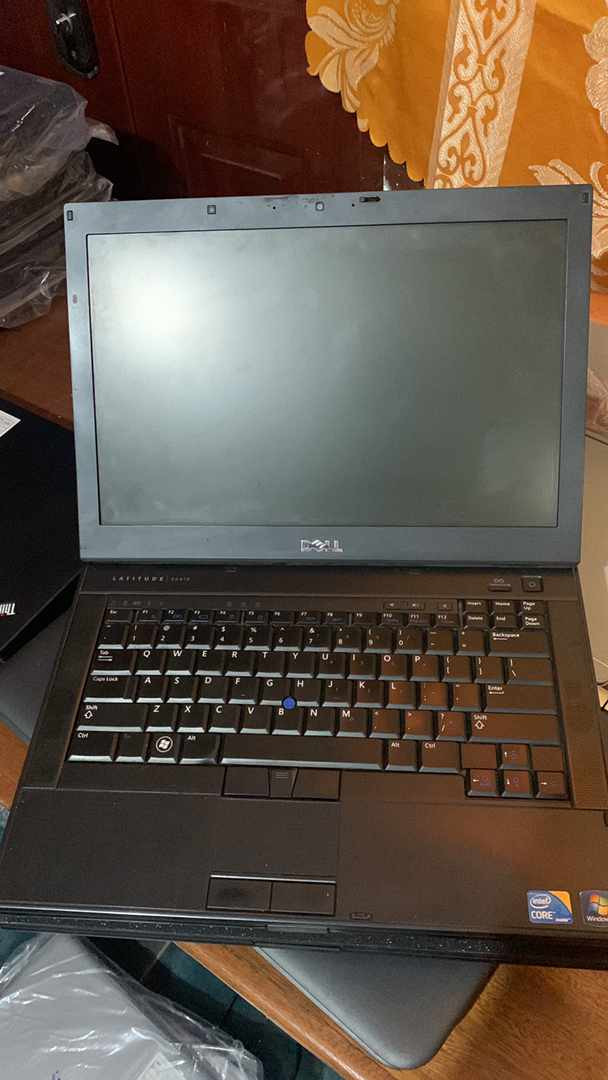 Dell Latitude e6410 intel core i5 4Gb Ram 320Gb HDD 14 inches display 2.5ghz