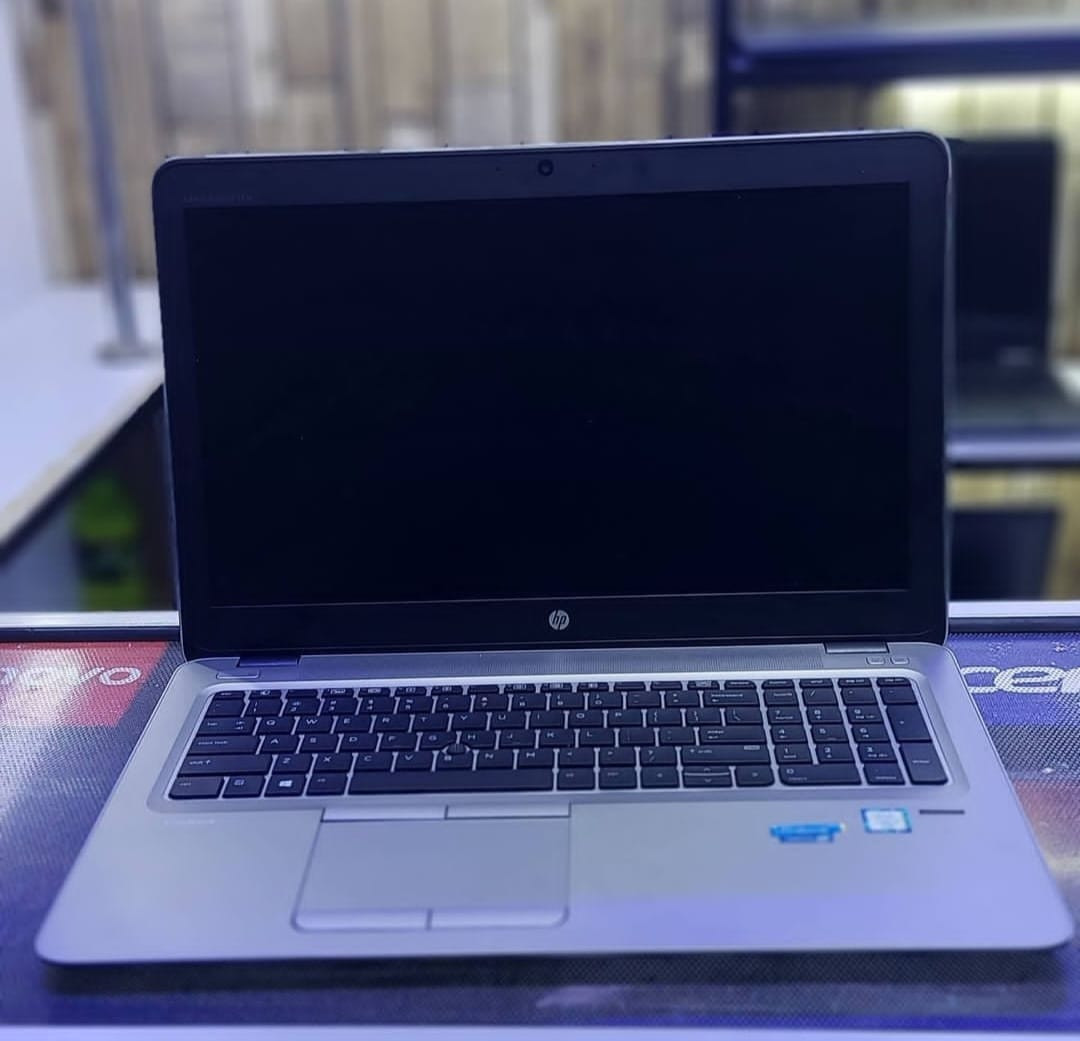Hp Elitebook 850 g3 6th generation Intel core i5 8gb Ram 256GB SSD 15.6 inches display 2.4ghz