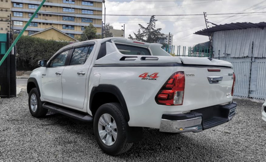 TOYOTA HILUX 2016