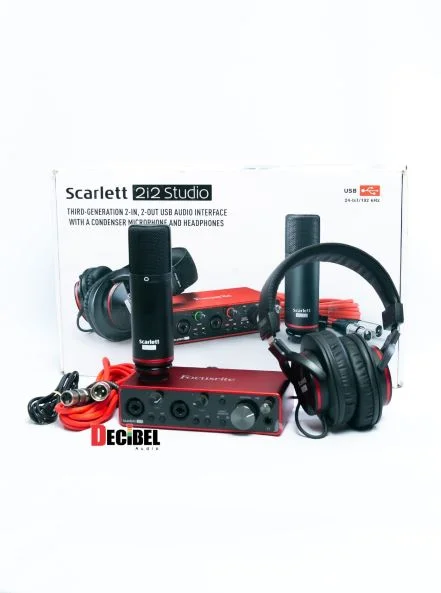SCARLETT 2i2 COMBO (studio equipment)