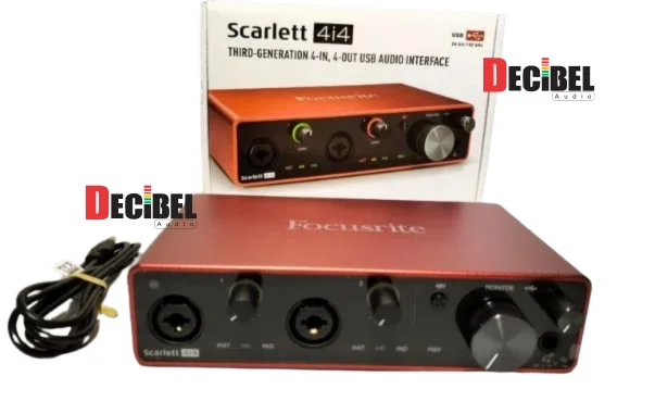 Scarlet 4i4(studio equipment)