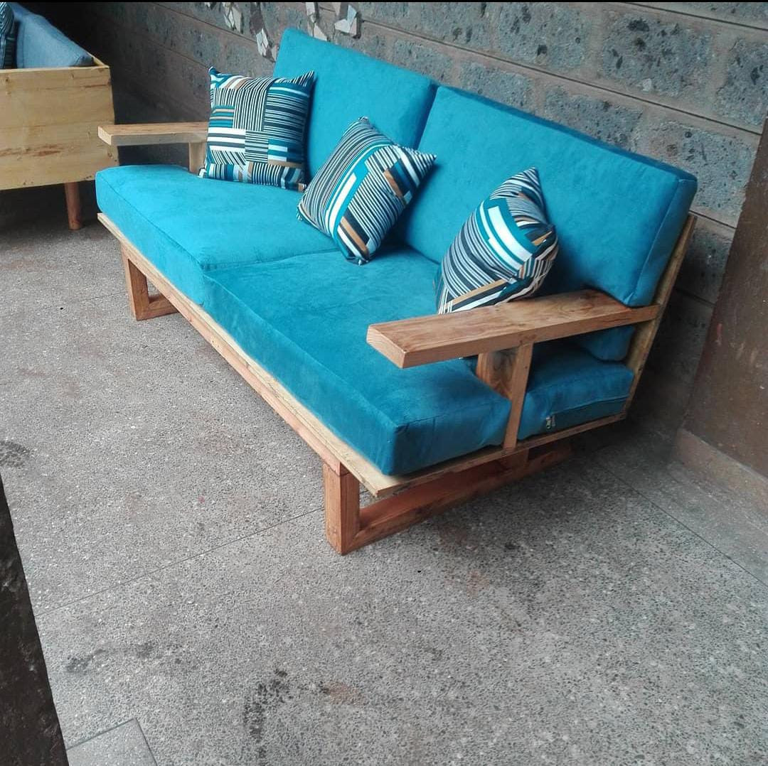 Pallet seat
