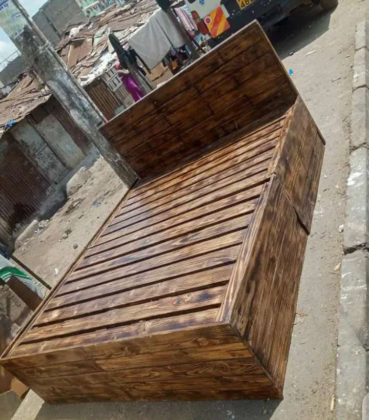 Pallet bed