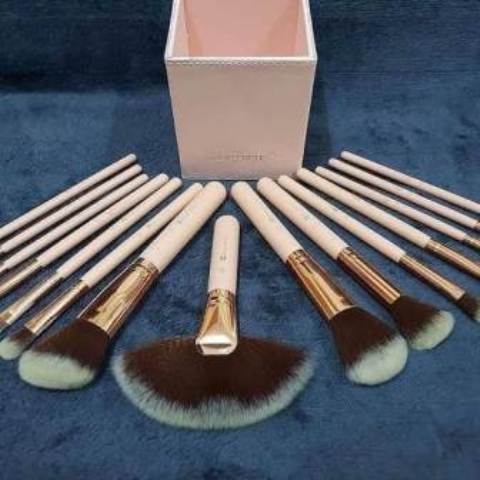 bhcosmetics Brush