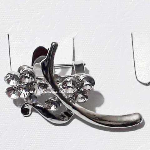 Womens Silver Vintage Y Brooch