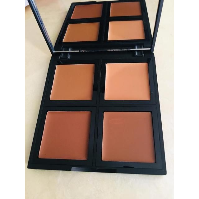 E.L.F Foundation Pallet 4cream shades