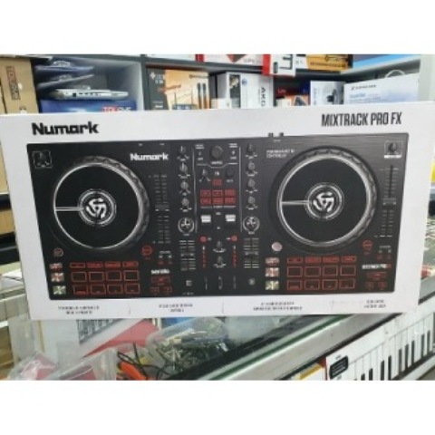 Numark Mixtrack Platinum FX