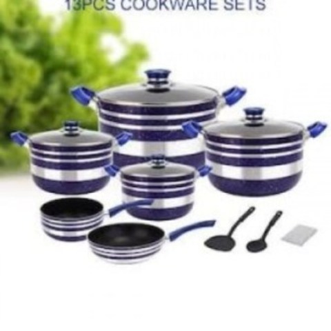 12 Piece Doughnut/Donut Maker – White