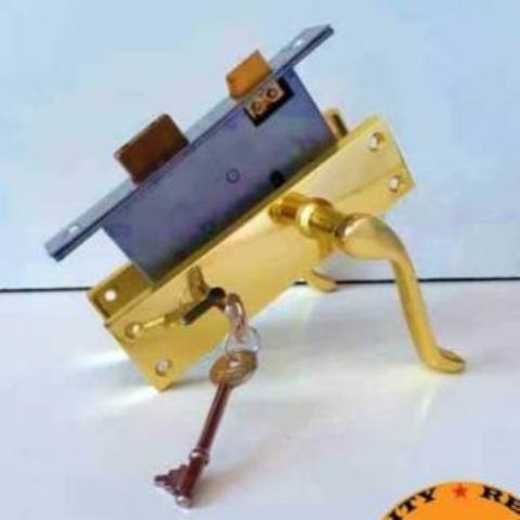 Rozie 3 Lever Brass Scroll Door Lock