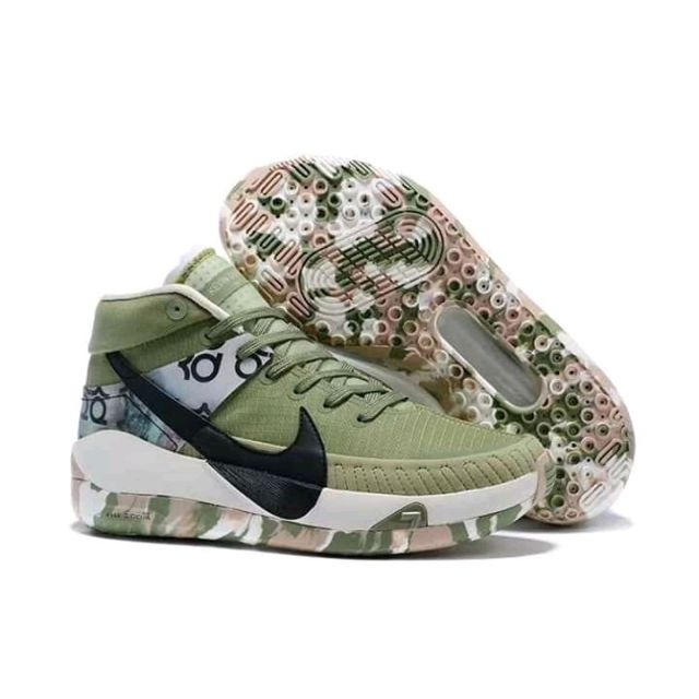 Quality sports shoes for men